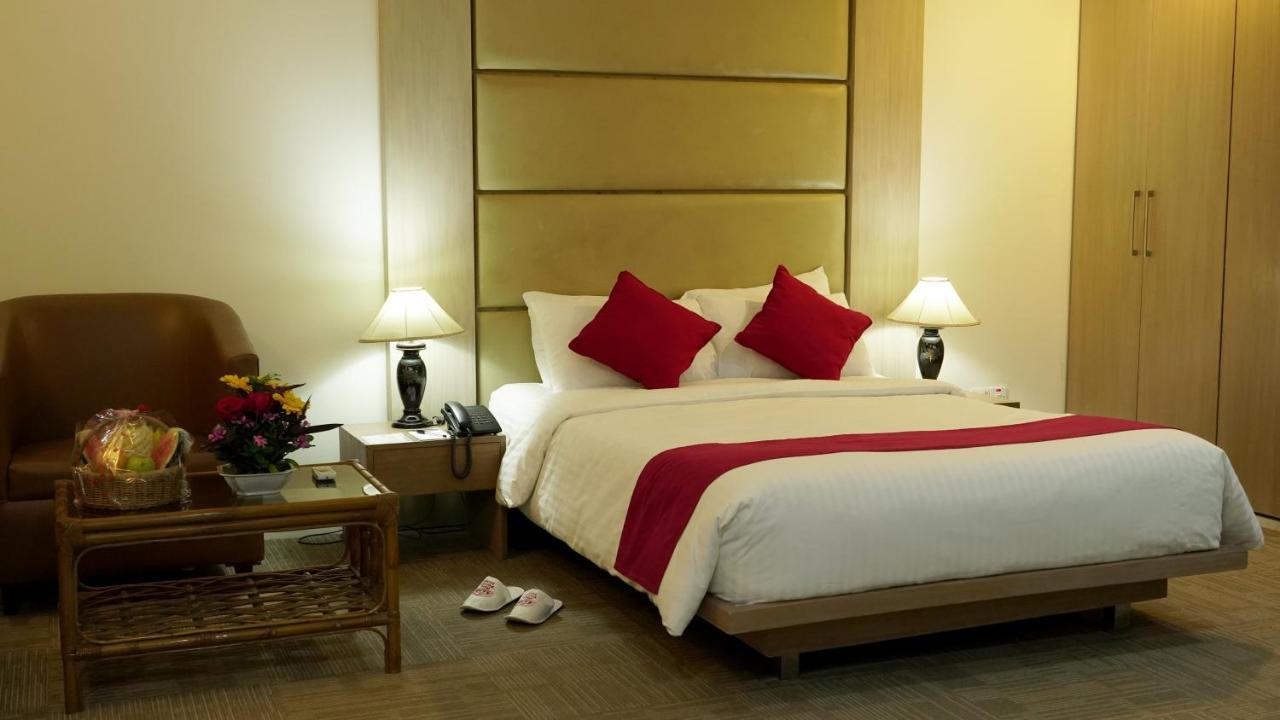 Asia Pacific Hotel Дака Екстериор снимка