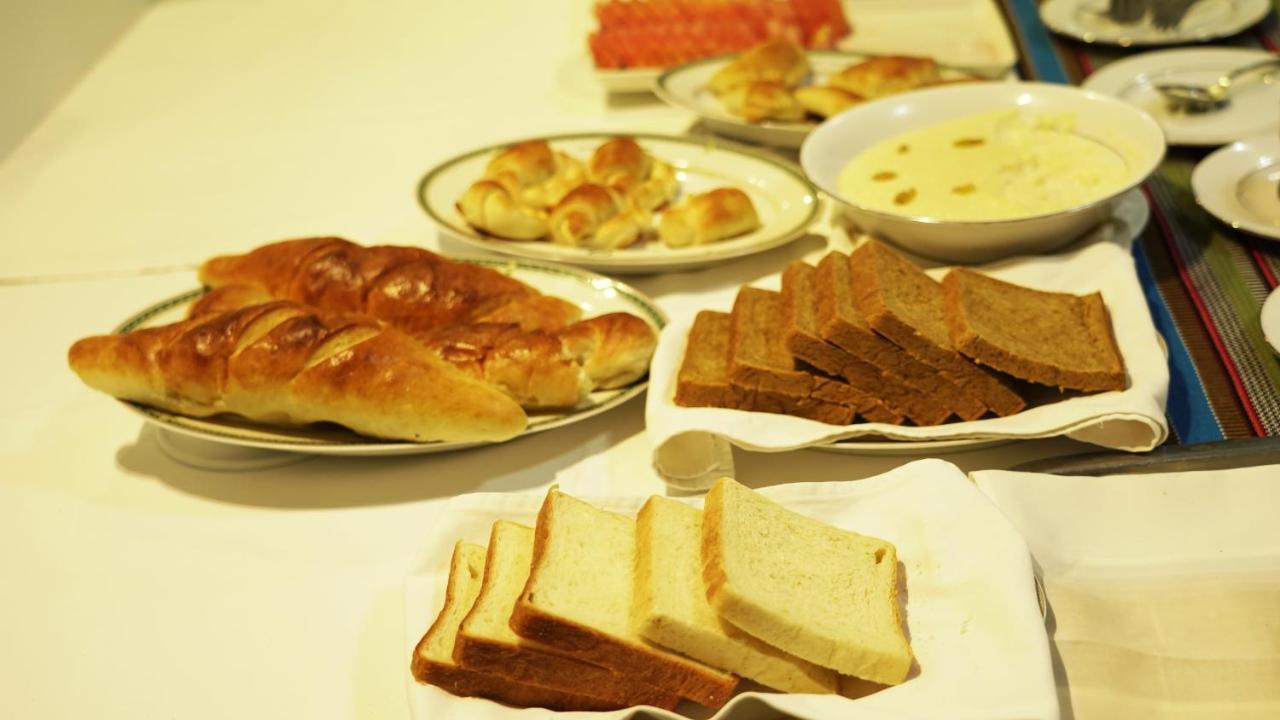 Asia Pacific Hotel Дака Екстериор снимка