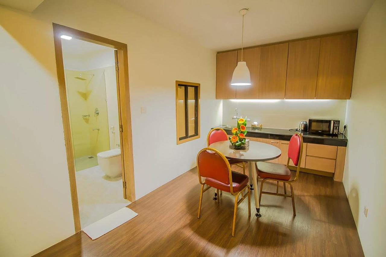 Asia Pacific Hotel Дака Екстериор снимка