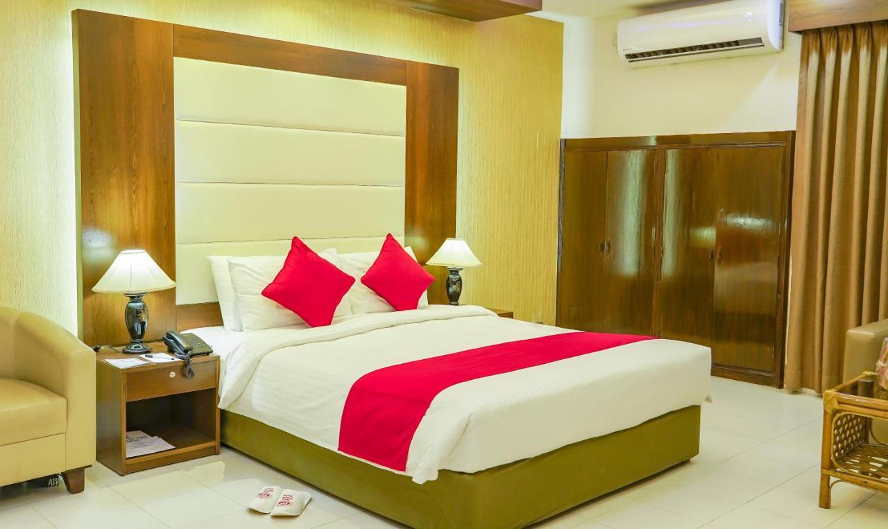 Asia Pacific Hotel Дака Екстериор снимка