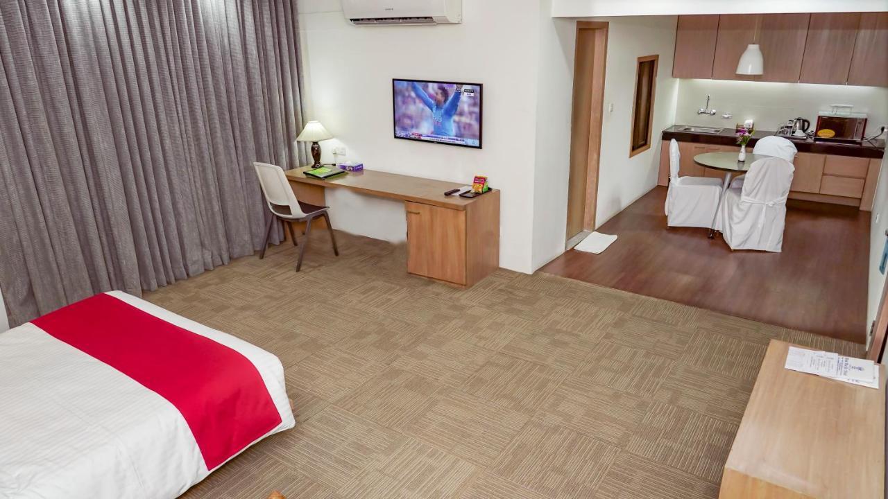 Asia Pacific Hotel Дака Екстериор снимка