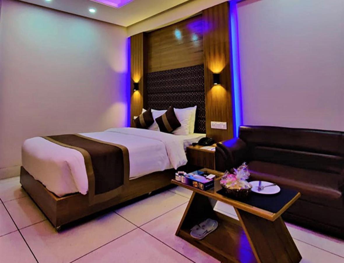 Asia Pacific Hotel Дака Екстериор снимка