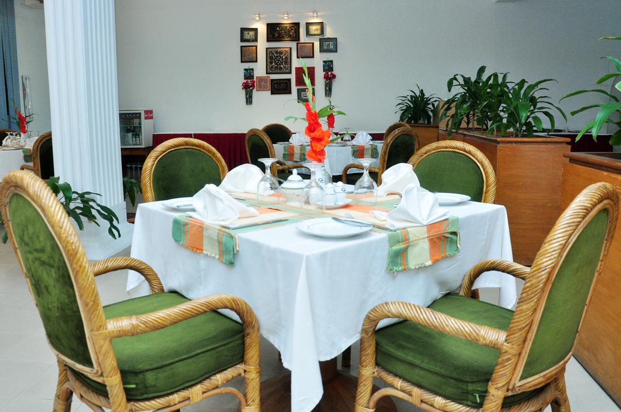 Asia Pacific Hotel Дака Екстериор снимка